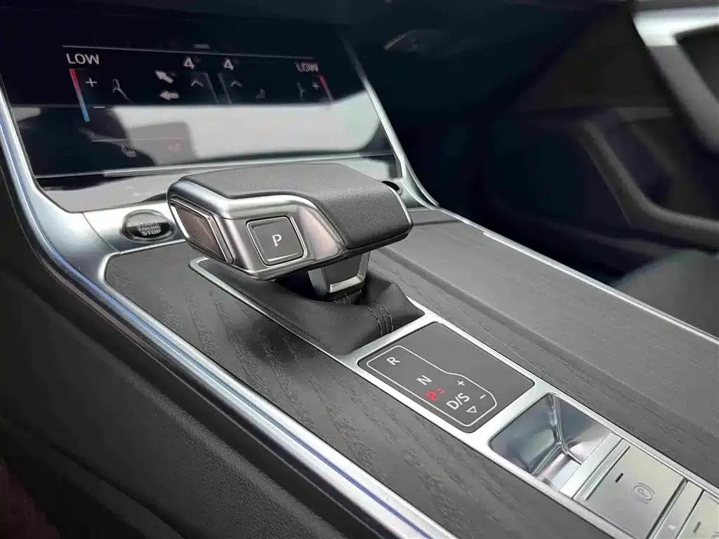Audi A6L 2025 45 TFSI quattro Premium Dynamic Edition — миниатюра 16