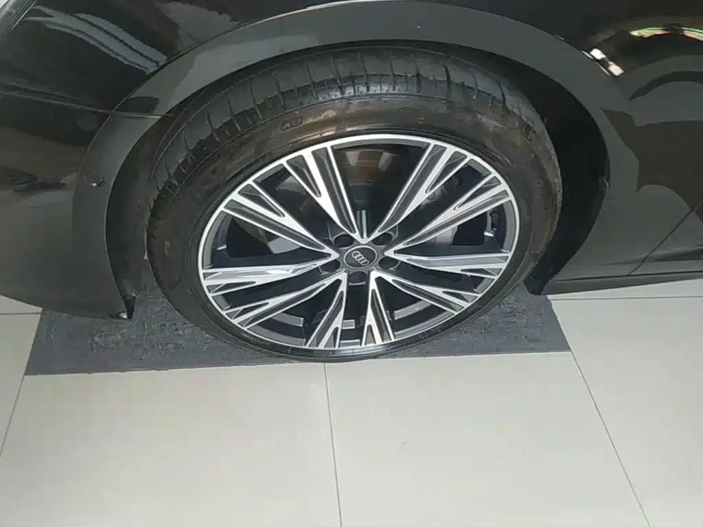 Audi A6L 2023 Facelift 45 TFSI quattro Premium Dynamic Edition — миниатюра 25