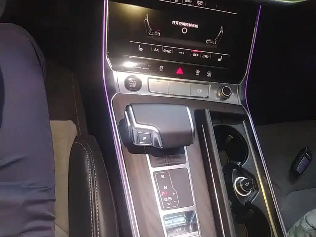 Audi A6L 2023 Facelift 45 TFSI quattro Premium Dynamic Edition — миниатюра 10