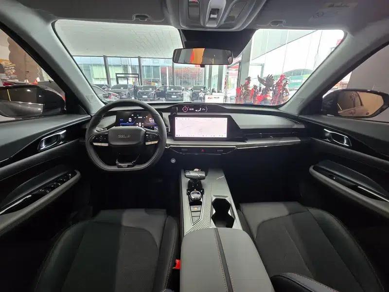 Changan Oushang Z6 2022 Blue Whale 1.5T DCT Smart Supreme Edition — миниатюра 11