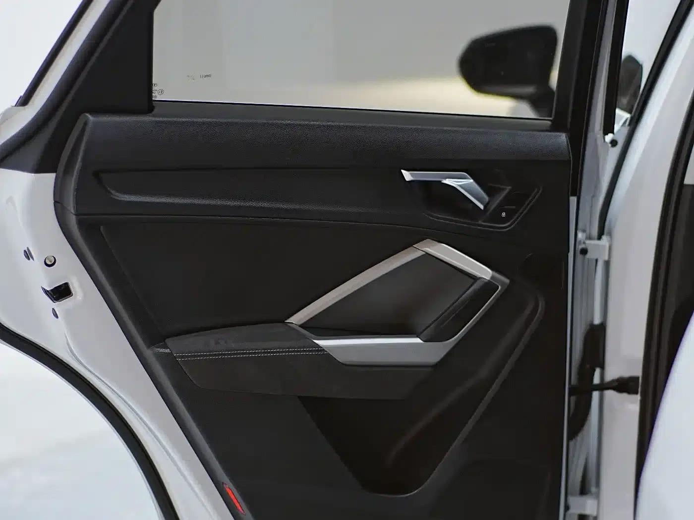 Audi Q3 2022 35 TFSI Fashion Dynamic Edition — миниатюра 23