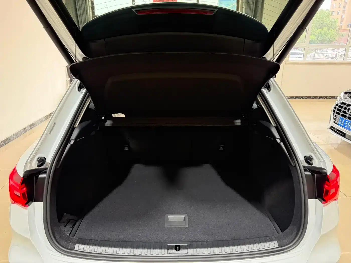 Audi Q3 2022 35 TFSI Progressive Dynamic — миниатюра 24