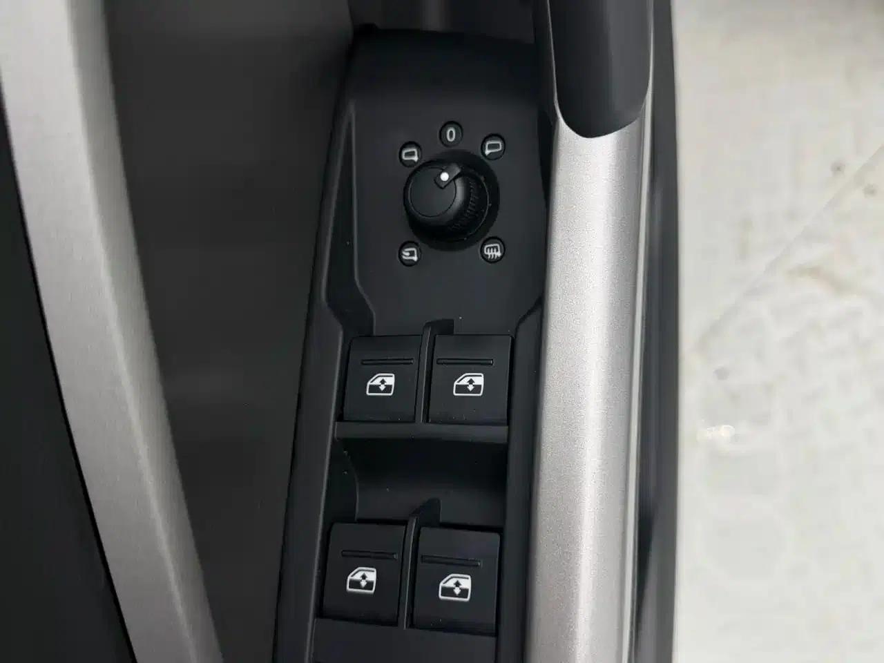 Audi Q3 2023 35 TFSI Fashion Dynamic (1.4T) — миниатюра 10