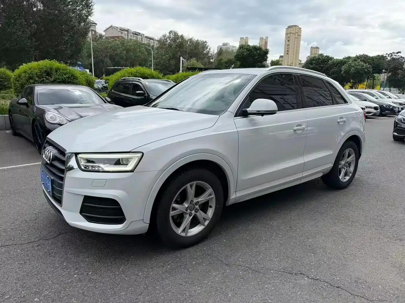 Audi Q3 2018 30th Anniversary Edition 30 TFSI Fashion Model — миниатюра 1