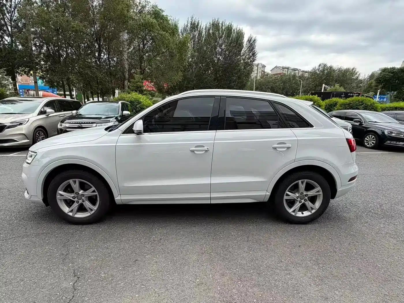 Audi Q3 2018 30th Anniversary Edition 30 TFSI Fashion Model — миниатюра 3