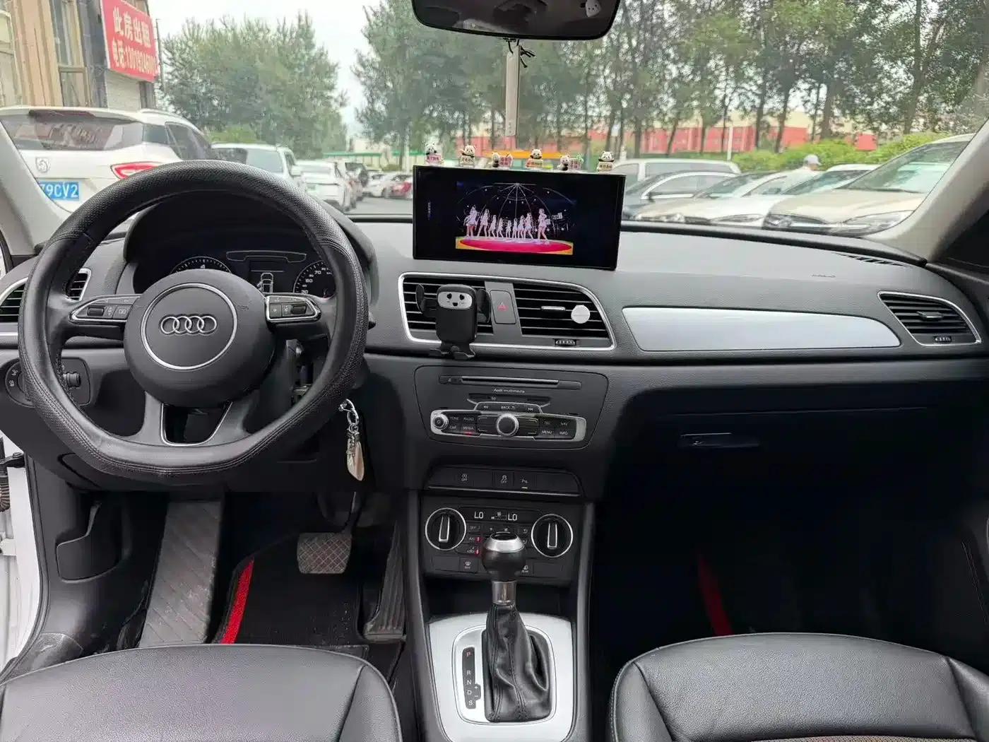 Audi Q3 2018 30th Anniversary Edition 30 TFSI Fashion Model — миниатюра 6