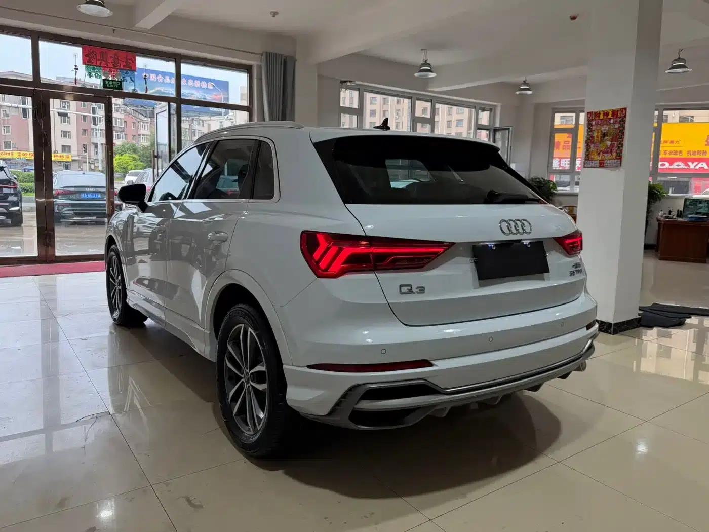 Audi Q3 2022 35 TFSI Progressive Dynamic — миниатюра 4