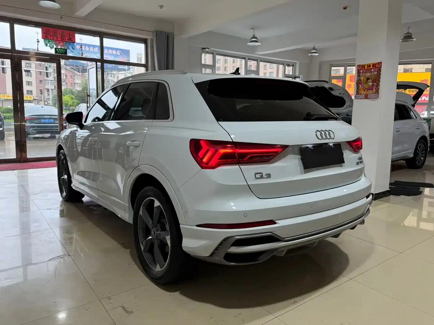 Audi Q3 2022 35 TFSI Fashion Dynamic Edition — миниатюра 4