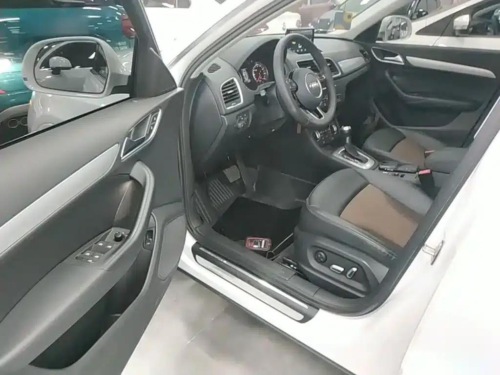 Audi Q3 2018 30th Anniversary Edition 30 TFSI Fashion Model — миниатюра 16