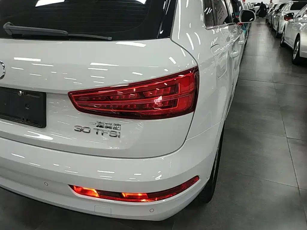 Audi Q3 2018 30th Anniversary Edition 30 TFSI Fashion Model — миниатюра 8