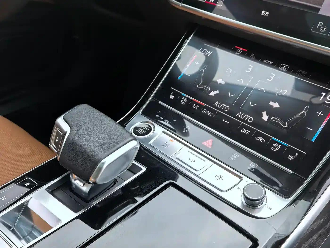 2022 Audi A8 A8L Horch Founder's Edition Classic — миниатюра 15