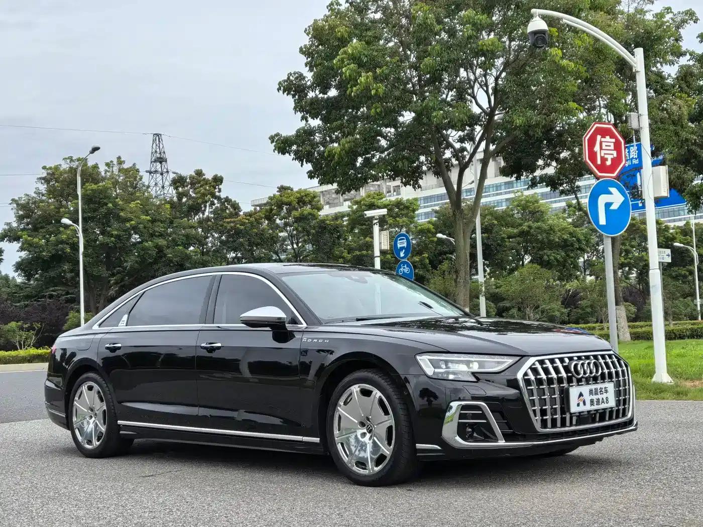 2022 Audi A8 A8L Horch Founder's Edition Classic — миниатюра 3