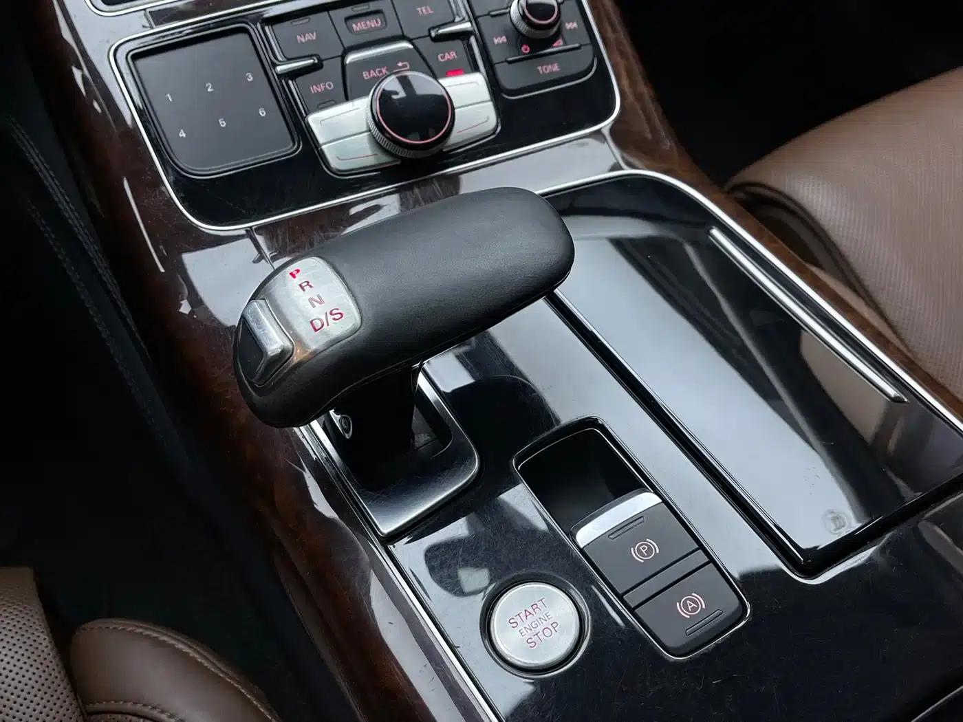 2011 Audi A8 A8L 3.0 TFSI quattro Luxury (213kW) — миниатюра 12