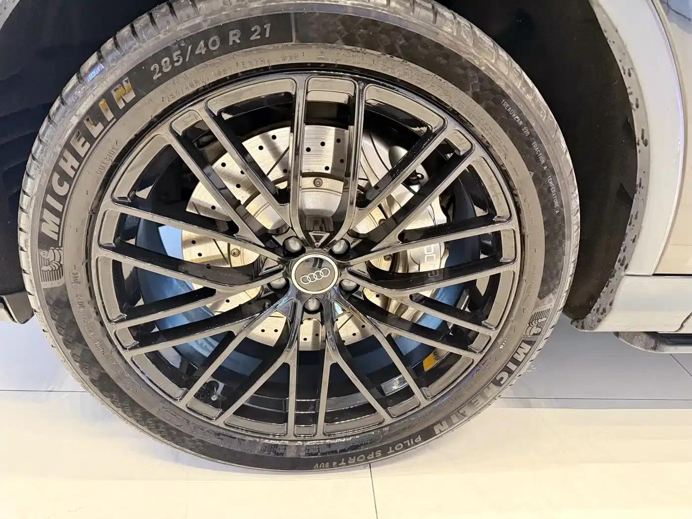 Audi Q7 2023 55 TFSI quattro S line Sport — миниатюра 10