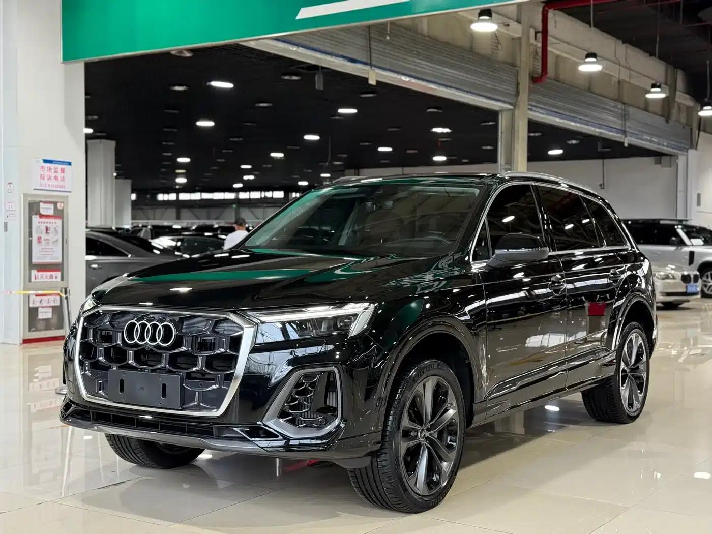 Audi Q7 2025 55 TFSI quattro S line Sport — миниатюра 1