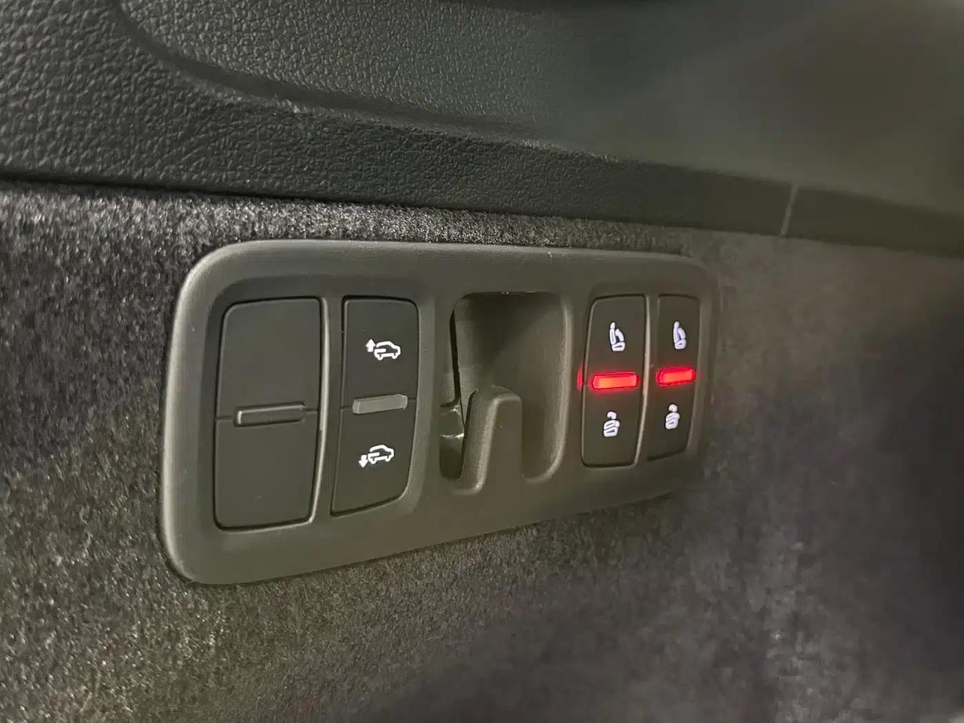 Audi Q7 2025 55 TFSI quattro S line Sport — миниатюра 23