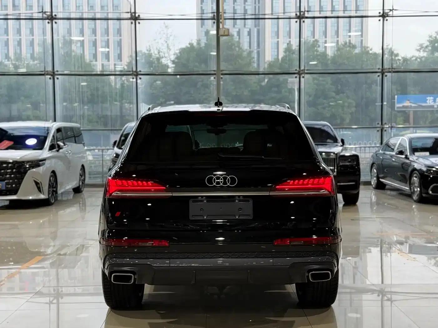Audi Q7 2025 55 TFSI quattro S line Sport — миниатюра 24