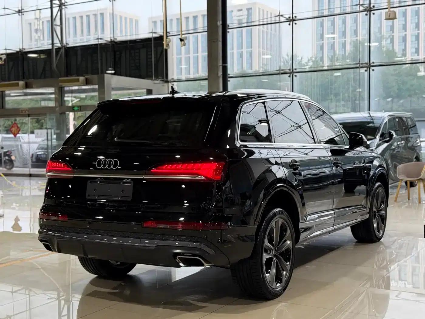 Audi Q7 2025 55 TFSI quattro S line Sport — миниатюра 25
