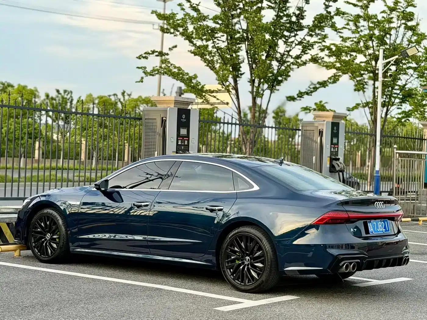 Audi A7L 2022 45 TFSI S-line Dream Edition Crystal Package — миниатюра 7