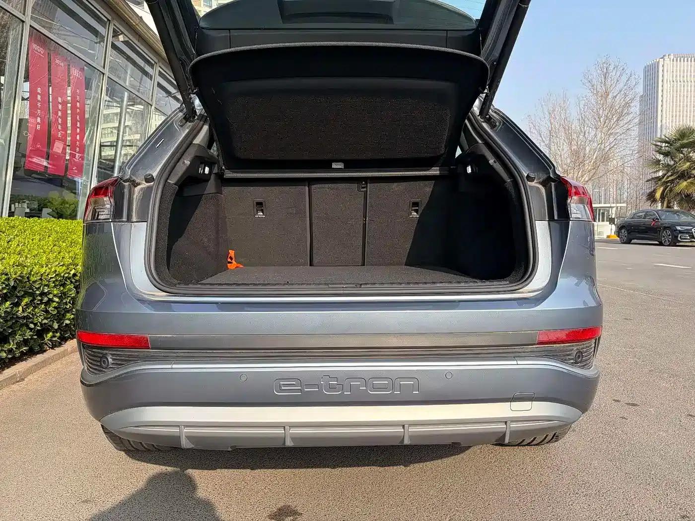 Audi Q4 e-tron 2024 Model 40 e-tron Adventure Edition — миниатюра 11