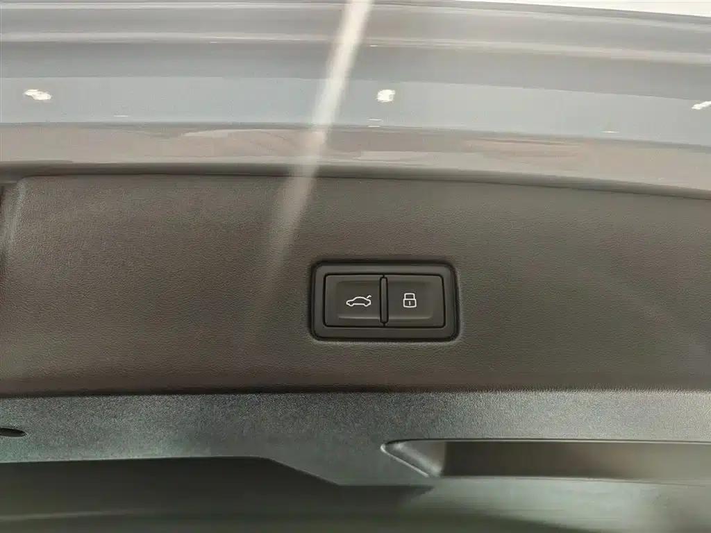 Audi Q4 e-tron 2024 Model 40 e-tron Trailblazer — миниатюра 13