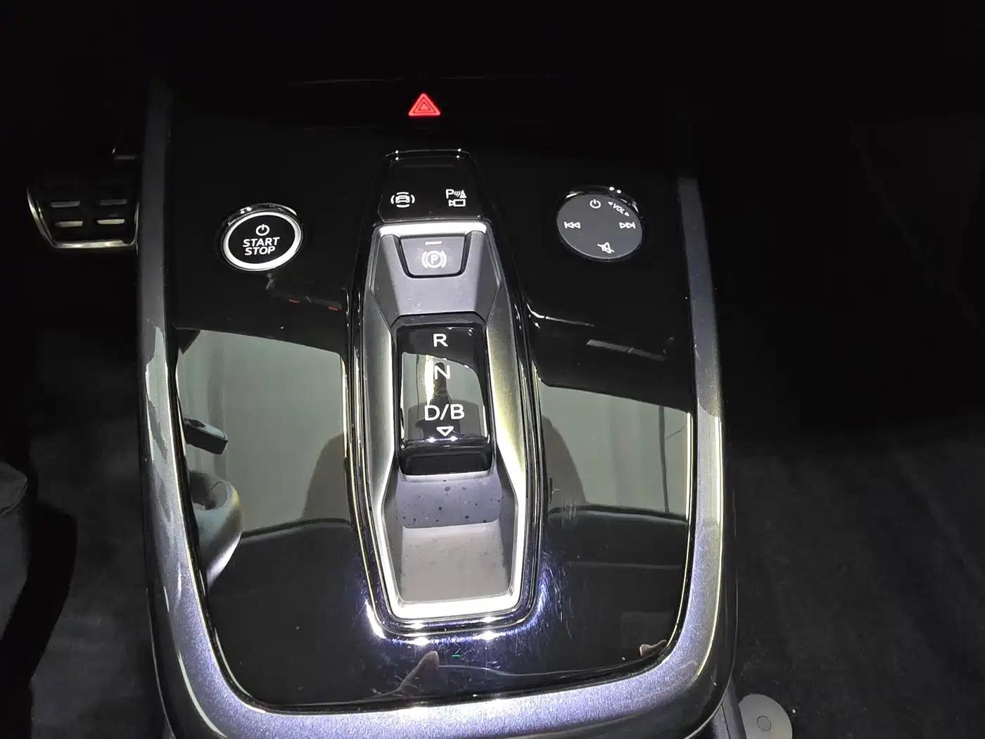 Audi Q4 e-tron 2024 Model 40 e-tron Trailblazer — миниатюра 15