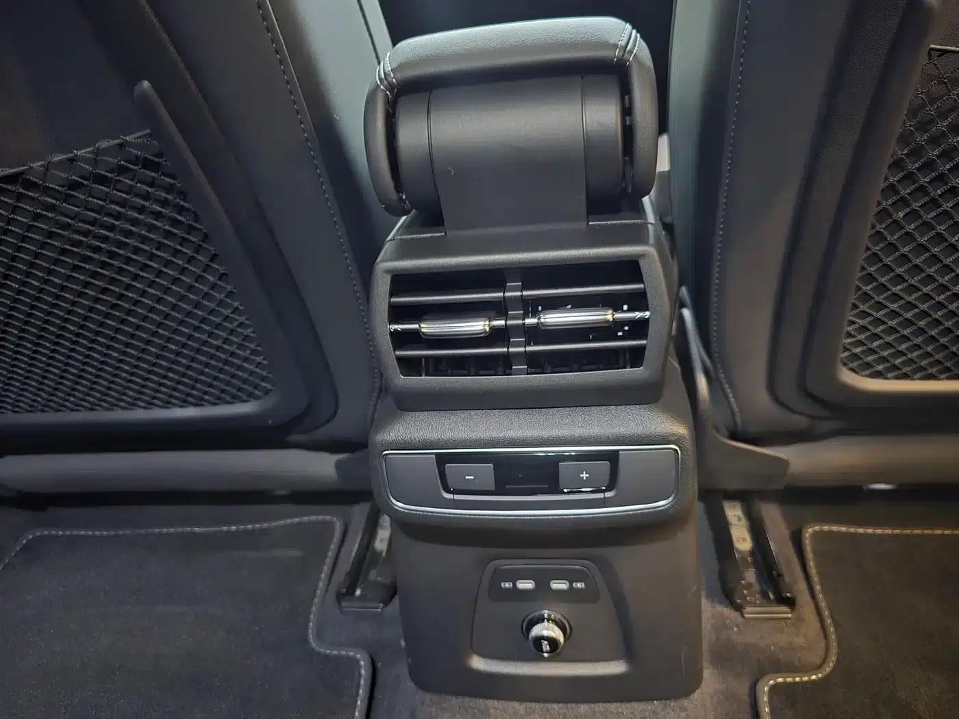 Audi Q4 e-tron 2024 Model 40 e-tron Trailblazer — миниатюра 8