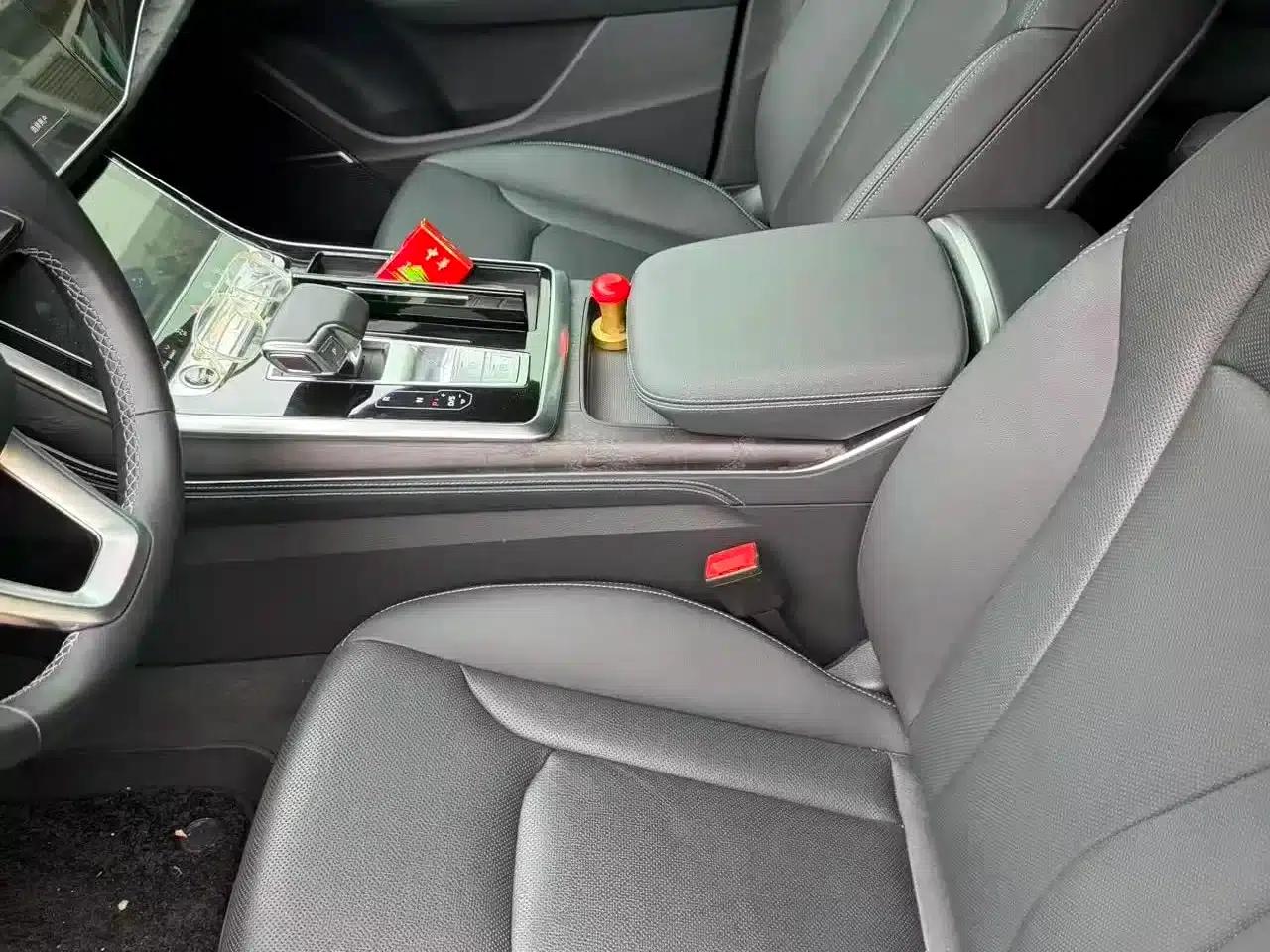 Audi Q8 2024 55 TFSI Luxury Dynamic — миниатюра 2