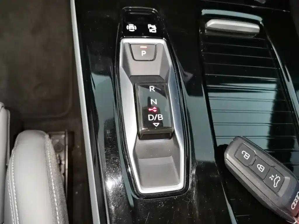Audi Q6L e-tron 2026 First Edition — миниатюра 14