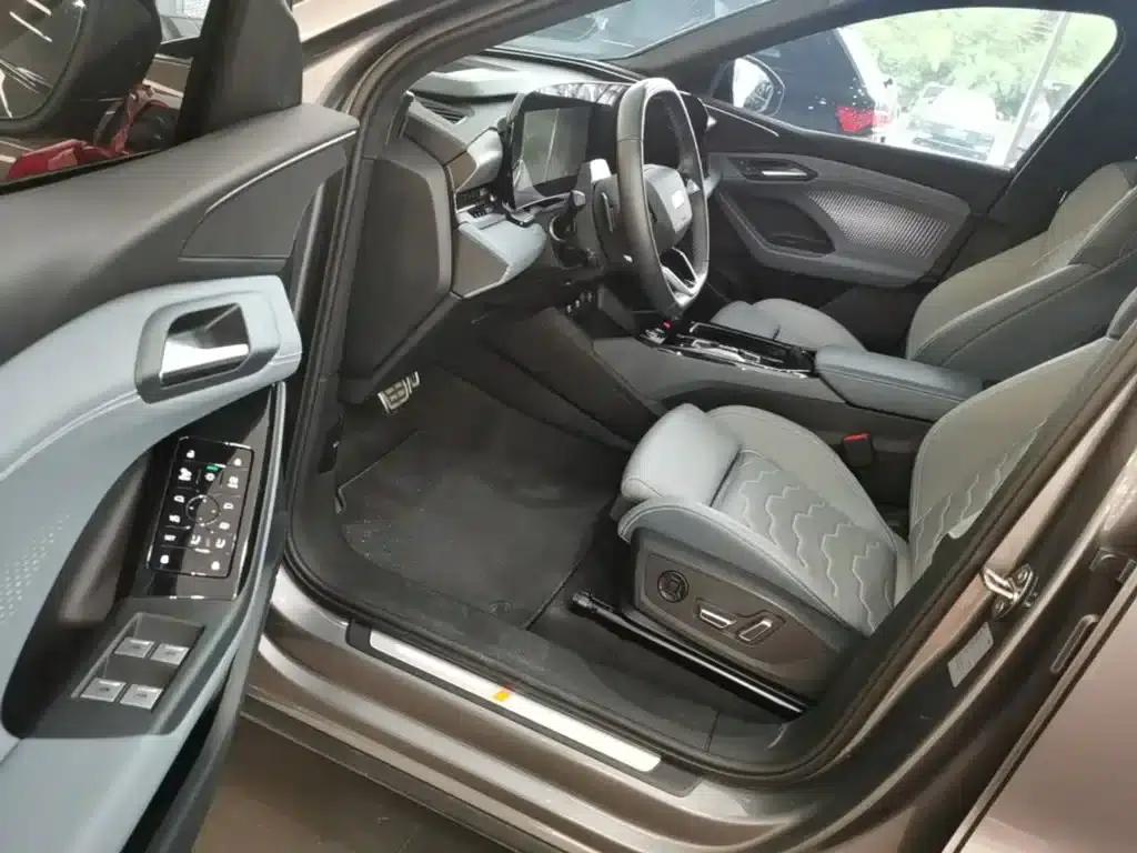 Audi Q6L e-tron 2026 First Edition — миниатюра 16
