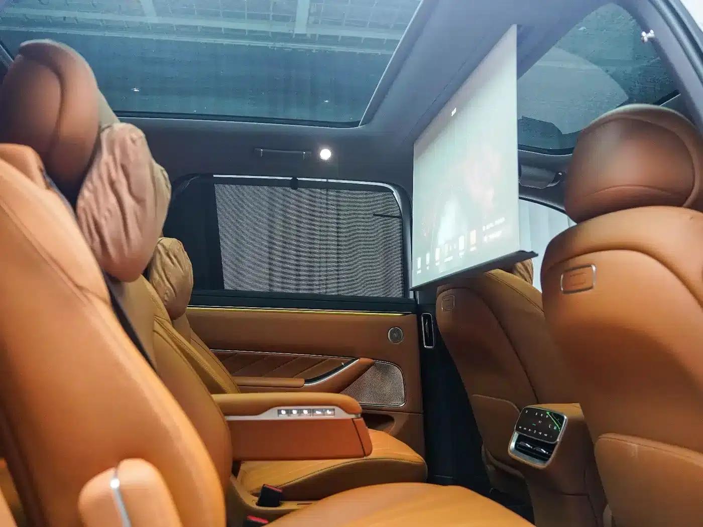 Wenjie M8 2025 Extended Range Max+ Version (53.4kWh, 6-seater, 192-line LiDAR) — миниатюра 13