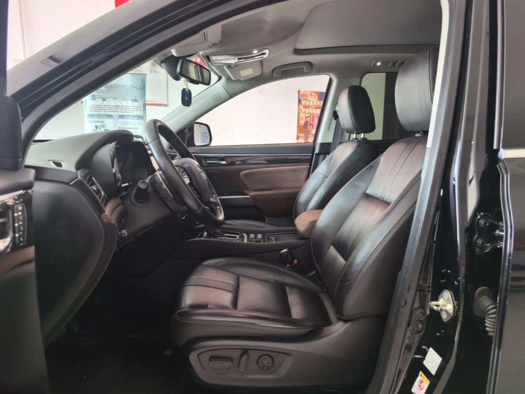 GAC Trumpchi GS8 2017 320T Two-Wheel Drive Luxury Smart Connectivity Version (7 Seats) — миниатюра 17