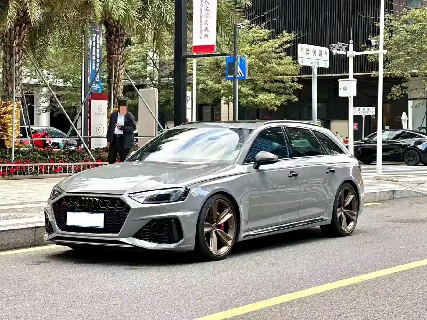 2021 Audi RS 4 RS4 Avant Dark Gold Edition — миниатюра 1
