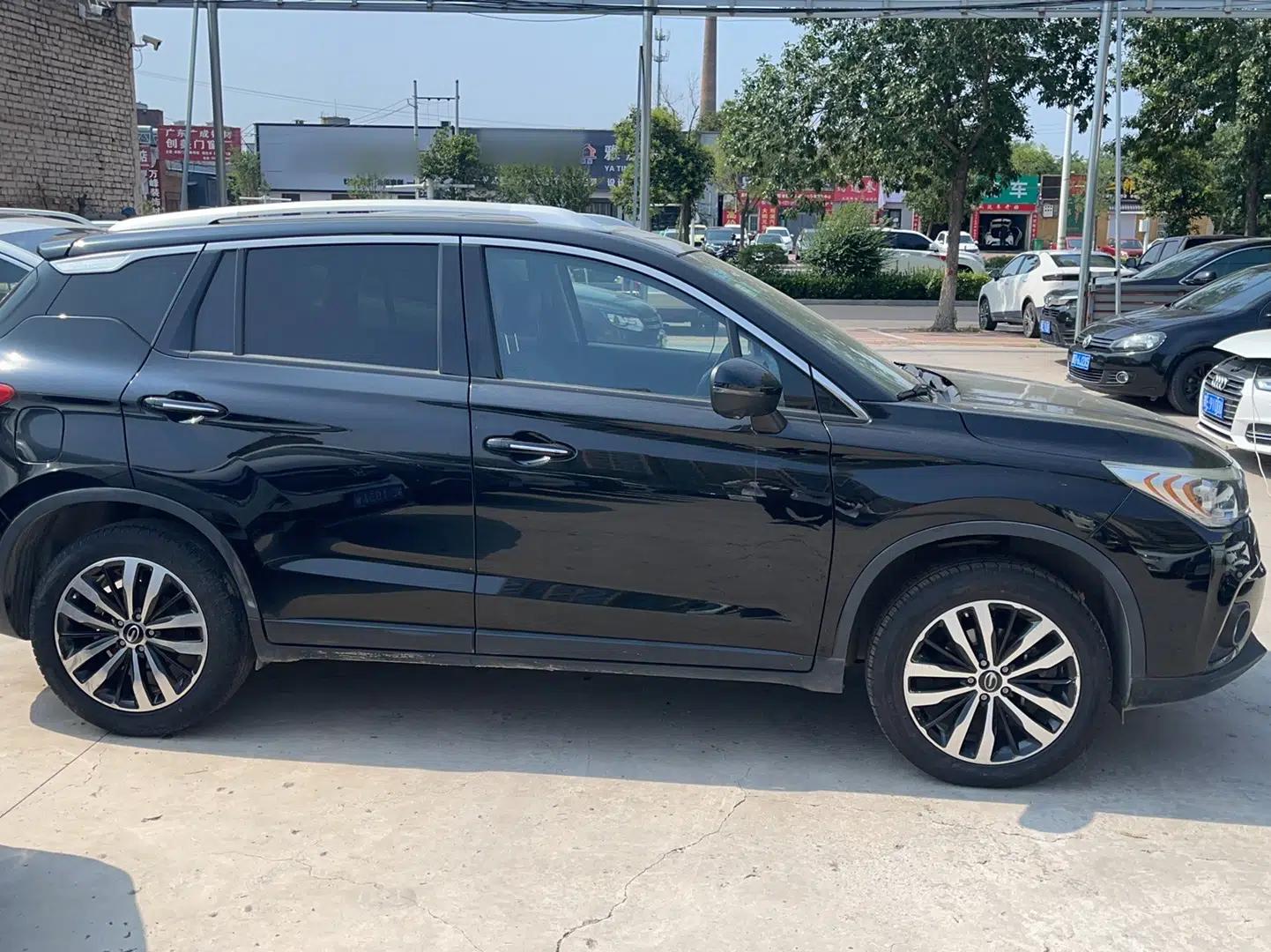 GAC Trumpchi GS4 2017 235T Automatic Two-Wheel Drive Luxury Smart Connectivity Version — миниатюра 4