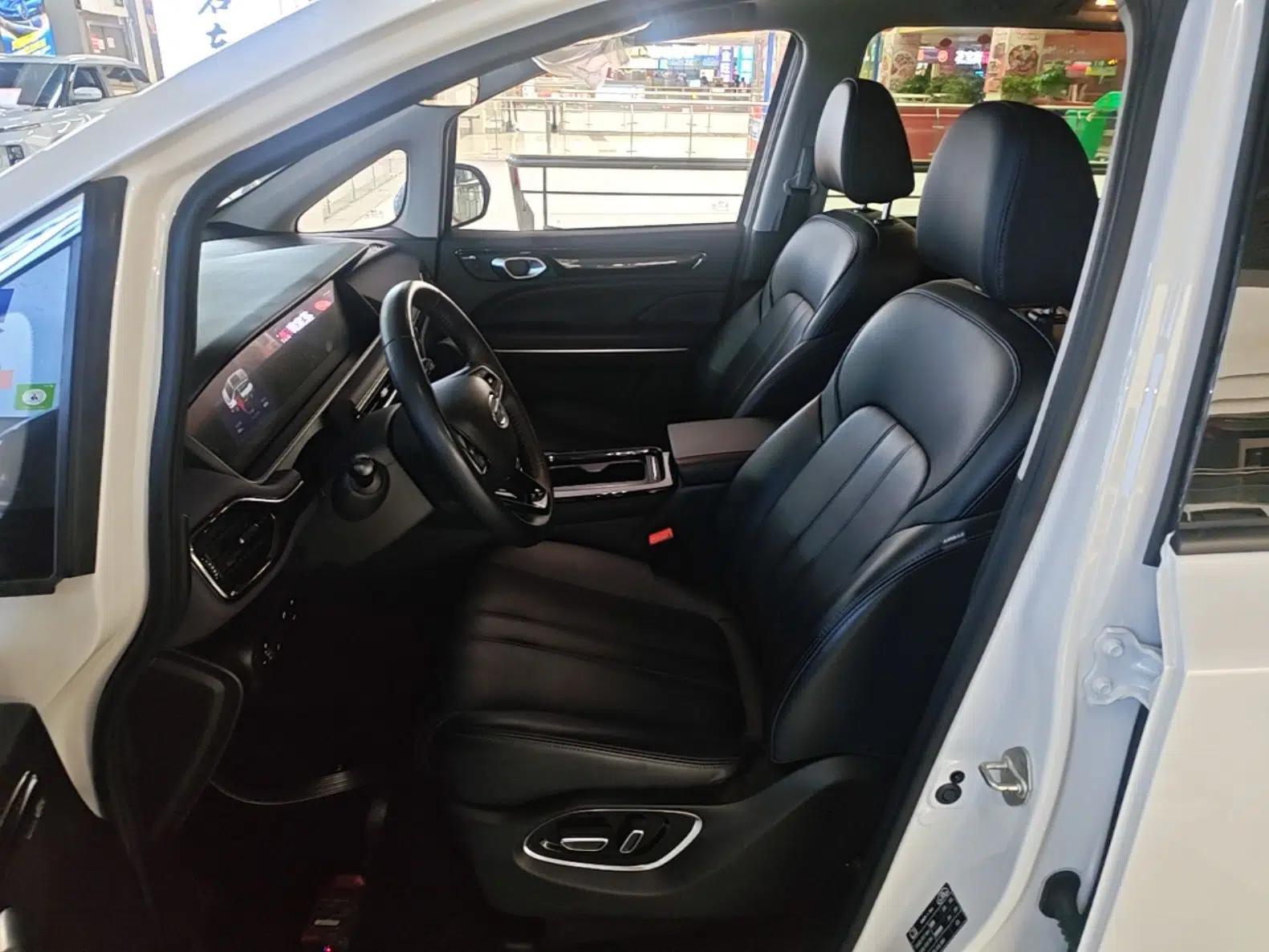 GAC Trumpchi M6 2024 MAX 270T WDCT Luxury Edition — миниатюра 17