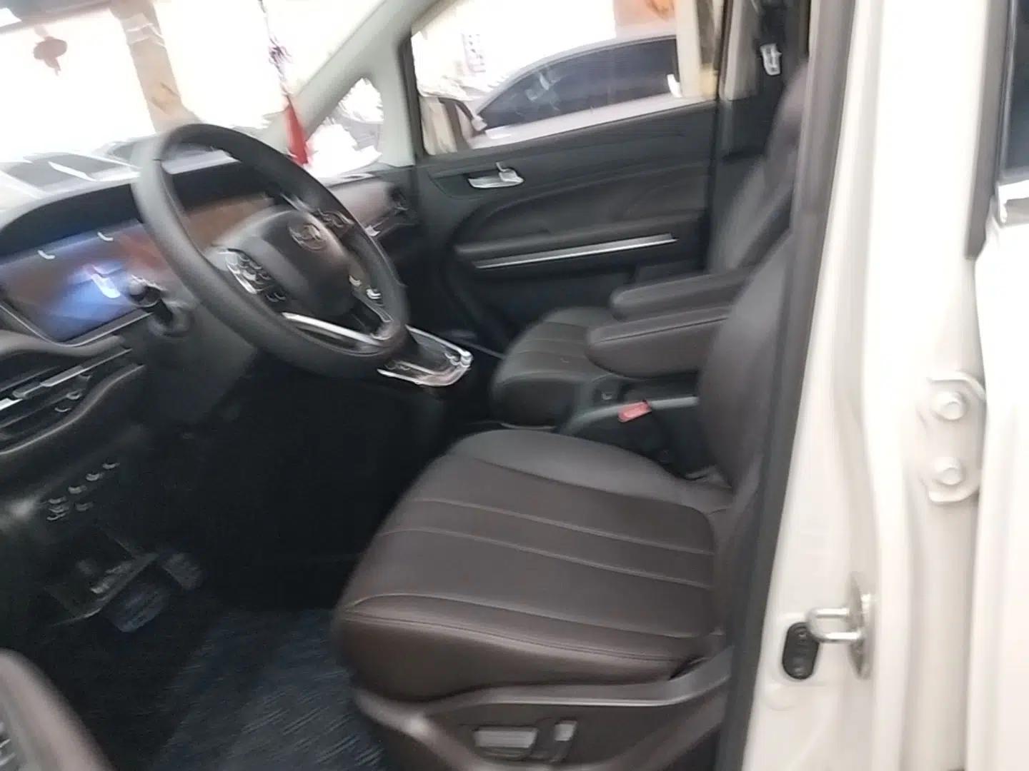 GAC Trumpchi M6 2019 270T DCT Prestige Edition (7-seater) China VI — миниатюра 17