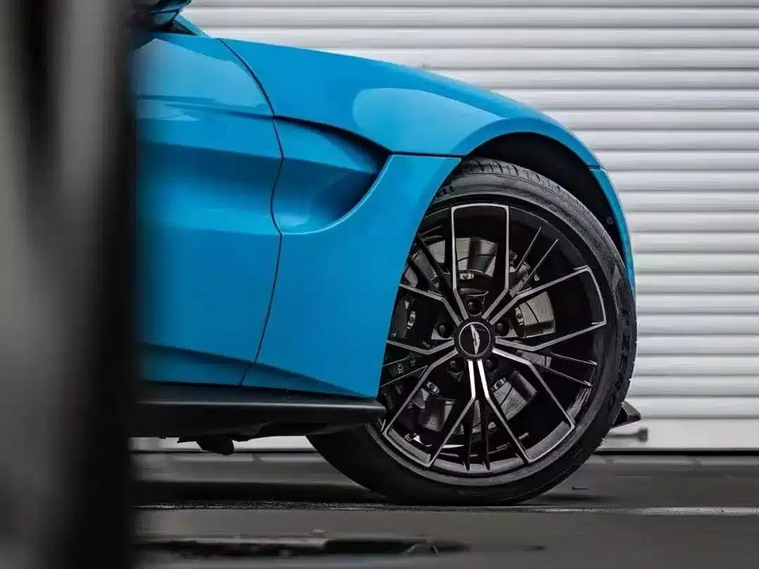 2022 V8 Vantage 4.0T V8 Coupe — миниатюра 4