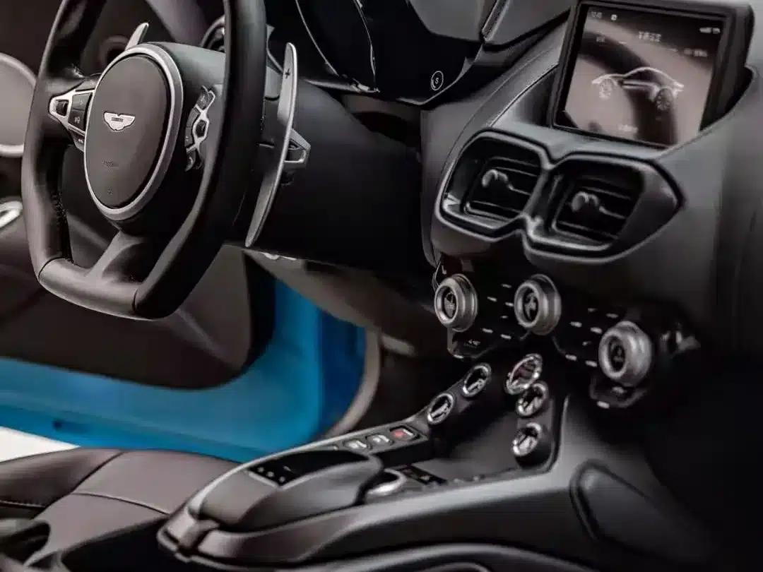 2022 V8 Vantage 4.0T V8 Coupe — миниатюра 7