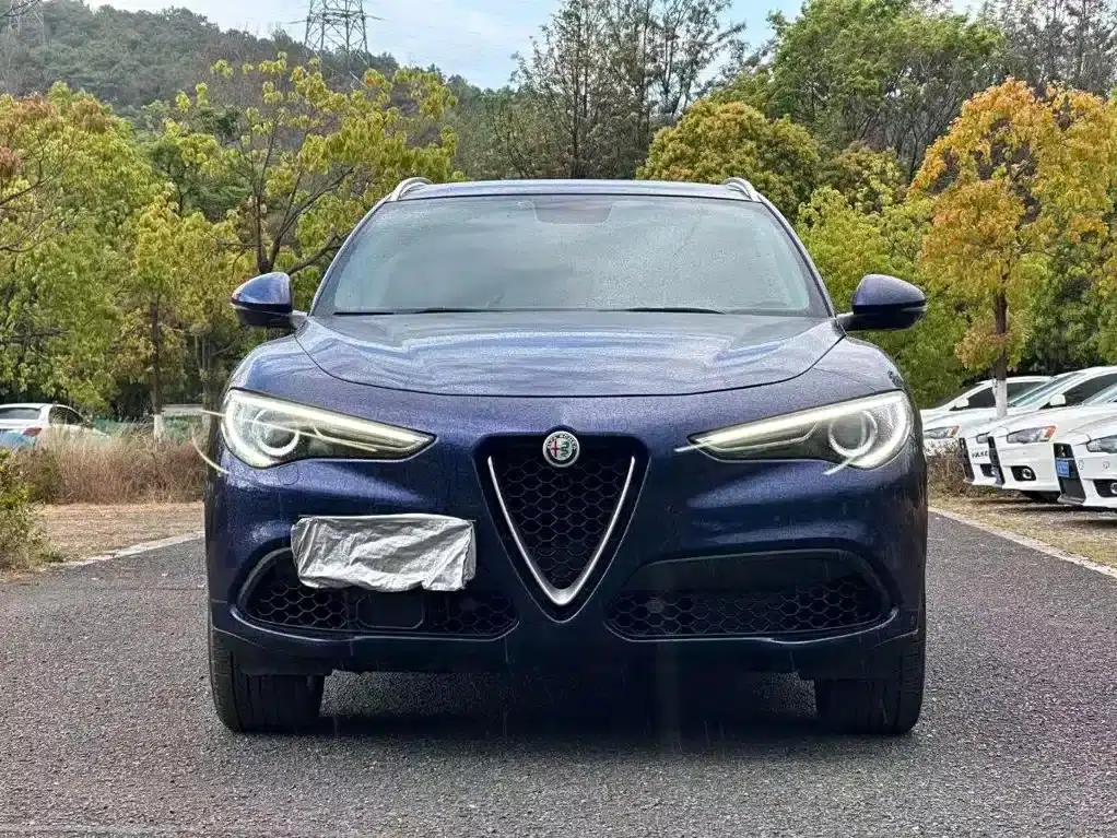 2017 Stelvio 2.0T 200HP Luxury Edition — миниатюра 2