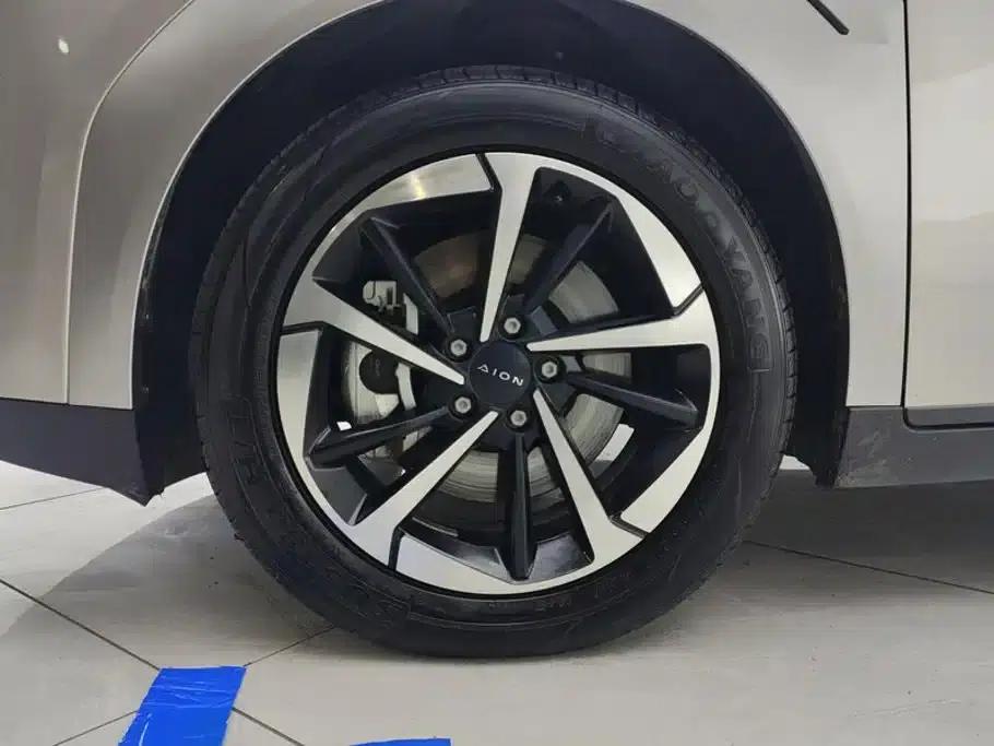 AION Y 2023 Plus 510 Smart Edition — миниатюра 6