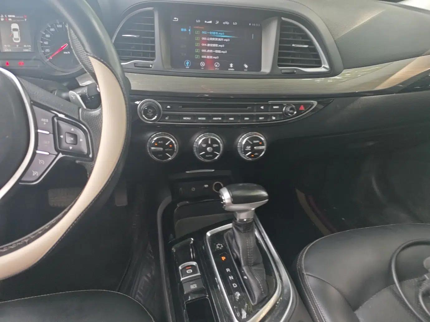 GAC Trumpchi GA6 2016 235T DCT Luxury Edition — миниатюра 15