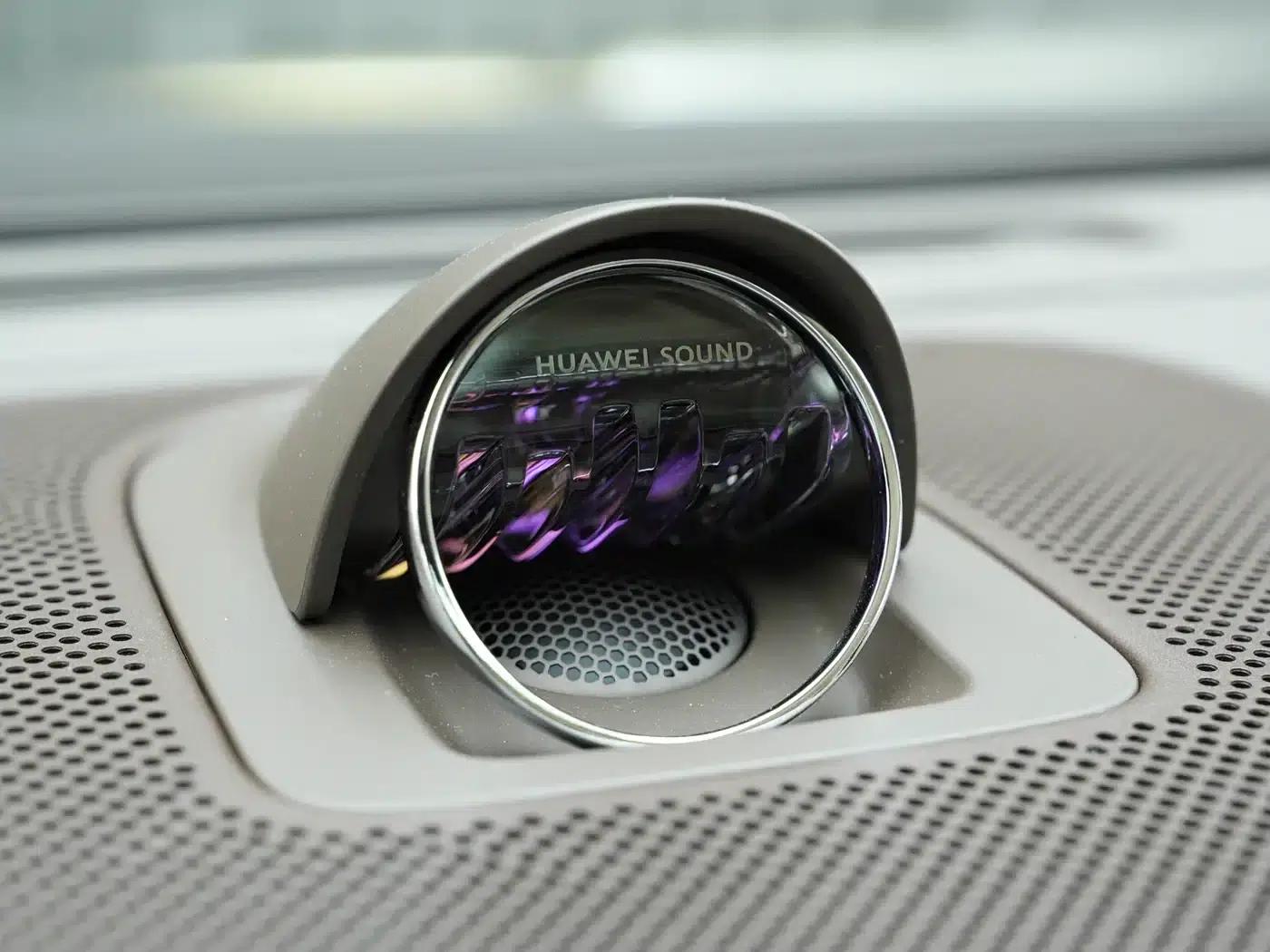 Wenjie M9 2025 Ultra Extended Range Edition 52kWh 6-Seat Version (192-line LiDAR) — миниатюра 18