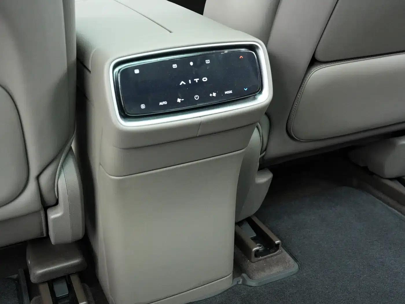 Wenjie M9 2024 Range Extended Ultra Edition 42kWh 6-Seater — миниатюра 19
