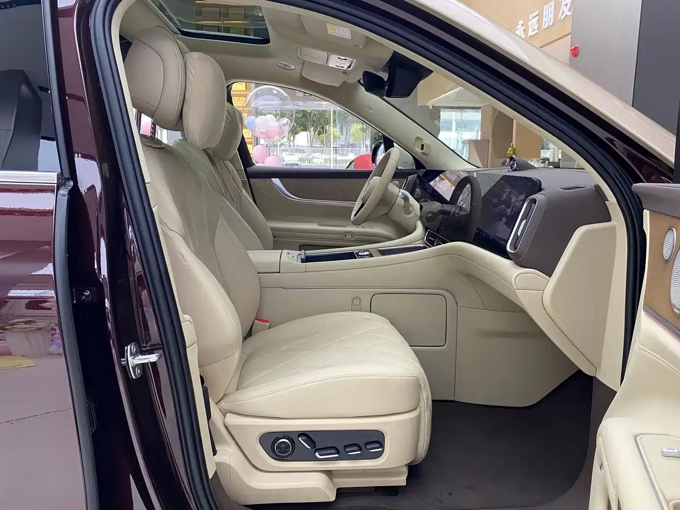 Wenjie M9 2025 Ultra Extended Range Edition (52kWh, 6-seater, 192-line LiDAR) — миниатюра 13