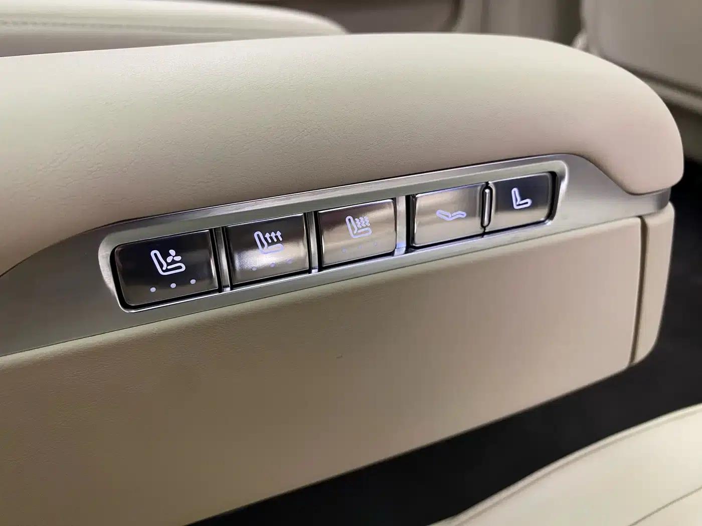 Wenjie M9 2025 Ultra Extended Range Edition (52kWh, 6-seater, 192-line LiDAR) — миниатюра 21
