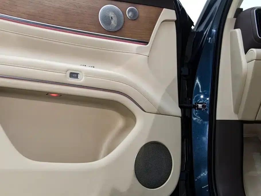 Wenjie M9 2024 Range Extended Ultra Edition 42kWh 6-Seater — миниатюра 16