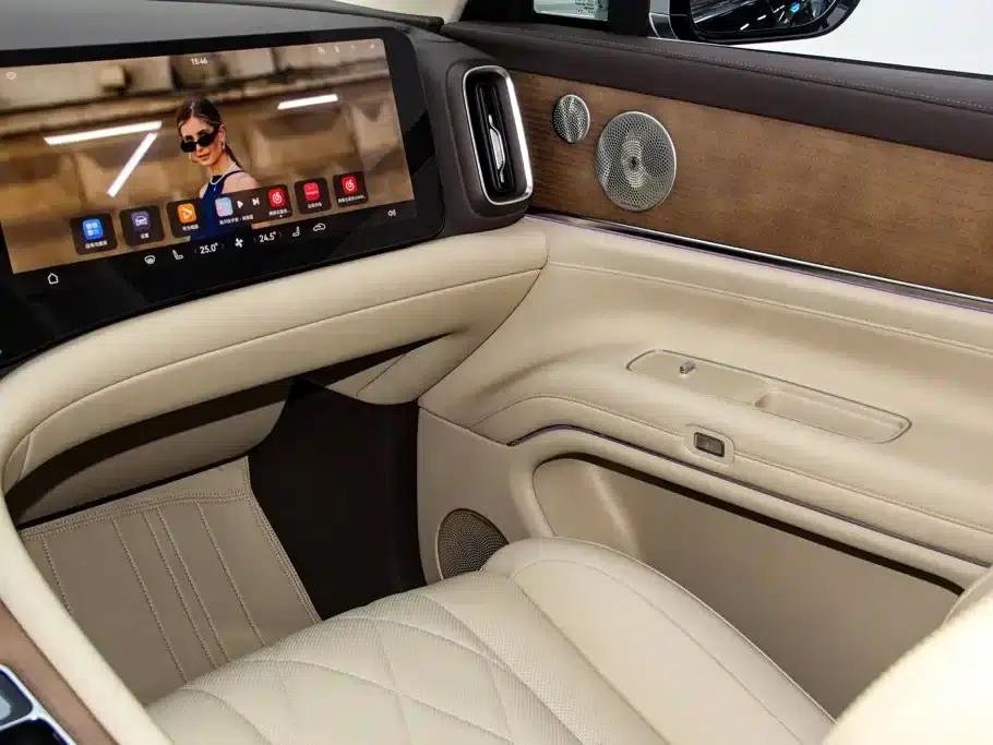 Wenjie M9 2024 Range Extended Ultra Edition 42kWh 6-Seater — миниатюра 23