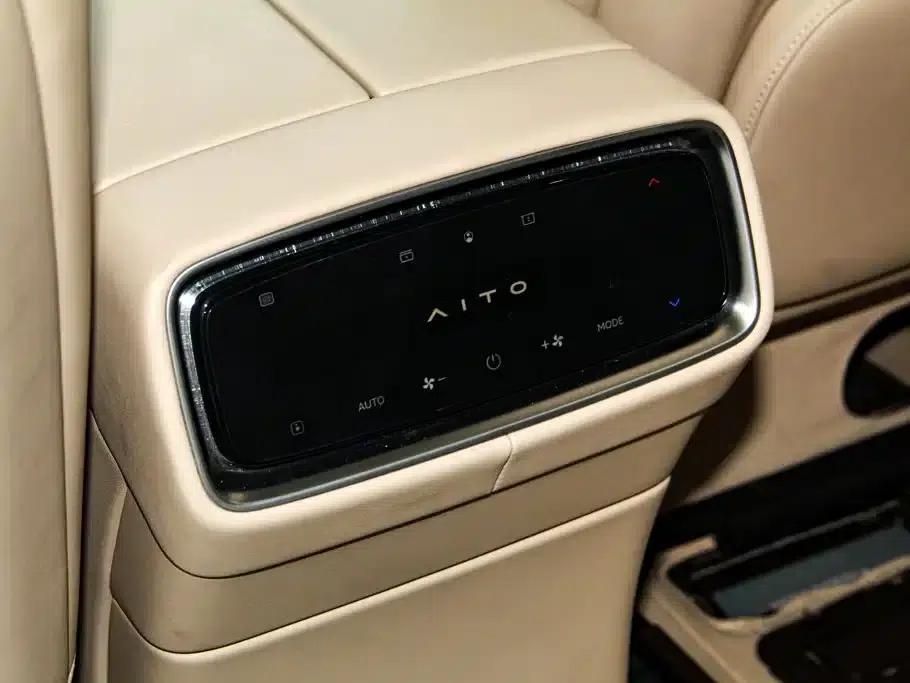 Wenjie M9 2024 Range Extended Ultra Edition 42kWh 6-Seater — миниатюра 27