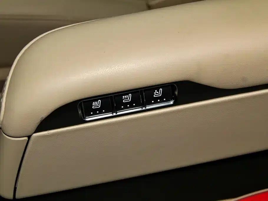 Wenjie M9 2024 Range Extended Ultra Edition 42kWh 6-Seater — миниатюра 36