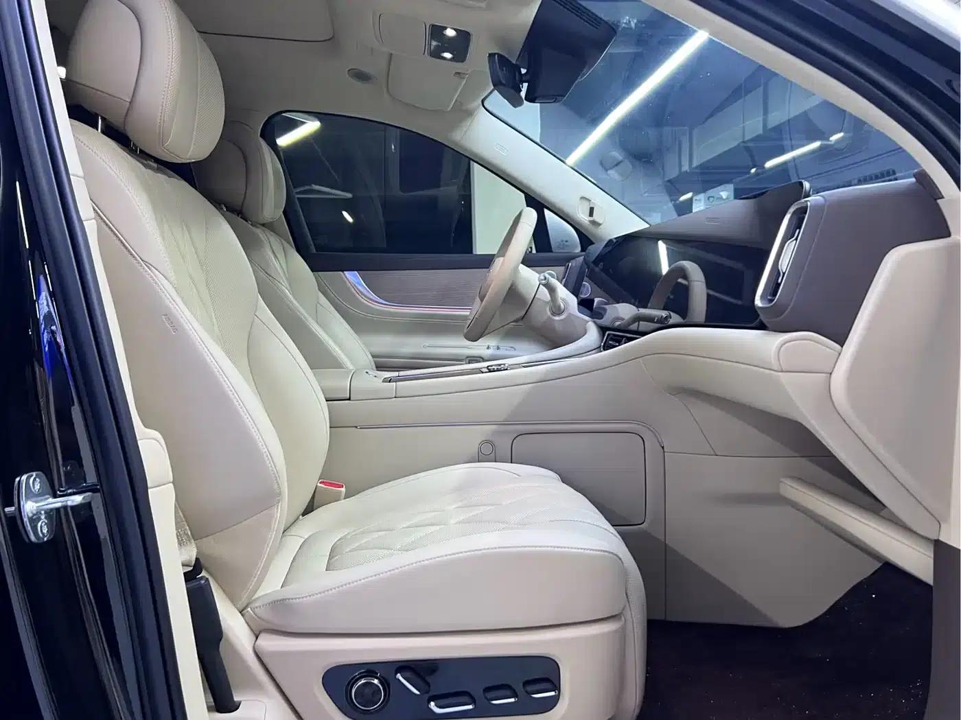 Wenjie M9 2024 Range Extended Max Edition 42kWh 6-Seater — миниатюра 4